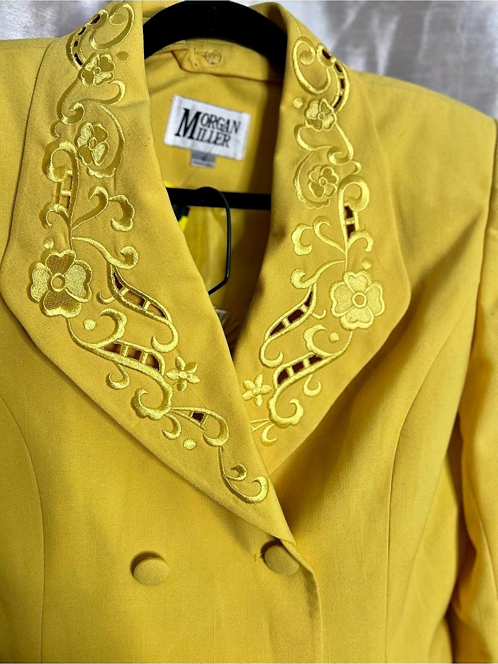 Morgan Miller Embroidered Skirt Suit in Yellow Size 10 NWT - Picture 4 of 14